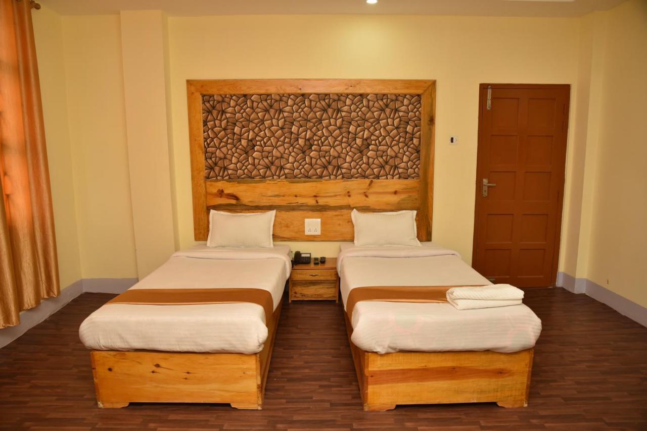 Hotel City Palace Inn Шилонг Екстериор снимка